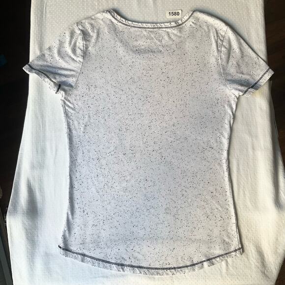 Disney Parks Women’s Short Sleeve T-shirt size S, White, Minnie Mouse Disneyland - Picture 7 of 8